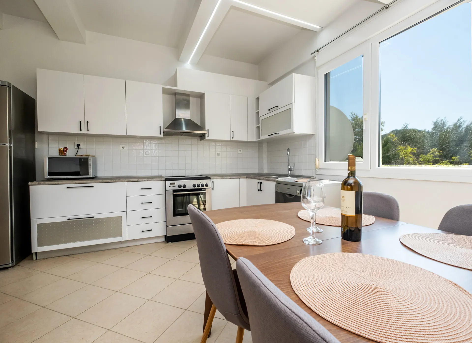 Blue Donkey Villas-Deluxe Three Bedroom Villa kuhinja